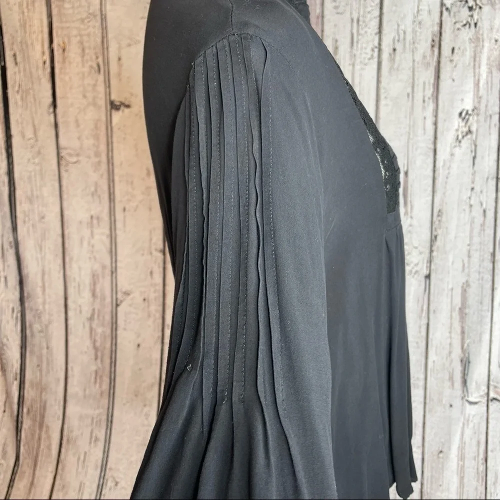 Ethyl Size‎ Small Black Babydoll Top Lacy Button Front Long Sleeves Lightweight